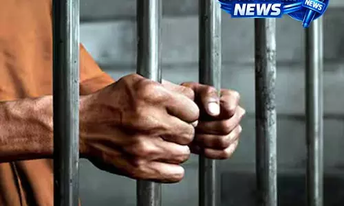 Jammu में पुलिस की कार्रवाई, अवैध शराब बरामद, दो गिरफ्तार Jammu में पुलिस की कार्रवाई, अवैध शराब बरामद, दो गिरफ्तार