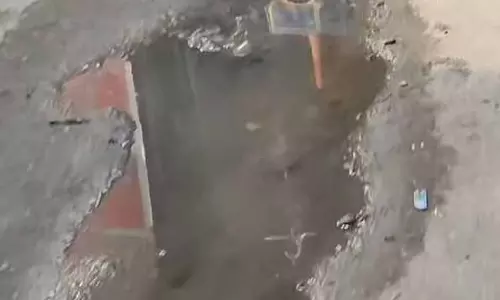 Palampur: नाले से सीवेज लीकेज, लोगों की सेहत पर खतरा Palampur: नाले से सीवेज लीकेज, लोगों की सेहत पर खतरा