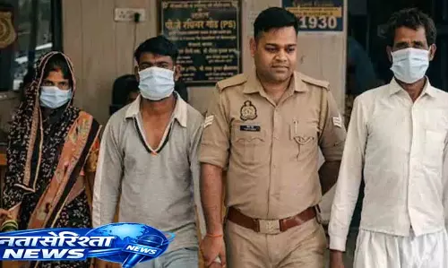 Agra Murder: टैटू के सुराग के बाद पत्नी और प्रेमी गिरफ्तार Agra Murder: टैटू के सुराग के बाद पत्नी और प्रेमी गिरफ्तार