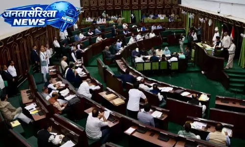 Jammu विधानसभा में विवाद, बिल संशोधन पास होने के बाद विधायकों ने खारिज किया Jammu विधानसभा में विवाद, बिल संशोधन पास होने के बाद विधायकों ने खारिज किया