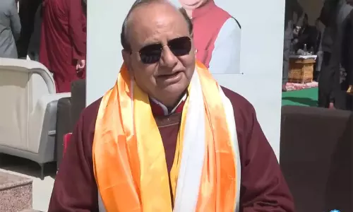 पर्यटन सीज़न शुरू होने के साथ लद्दाख में हवाई कनेक्टिविटी को मिला बढ़ावा: LG विनय कुमार सक्सेना पर्यटन सीज़न शुरू होने के साथ लद्दाख में हवाई कनेक्टिविटी को मिला बढ़ावा: LG विनय कुमार सक्सेना