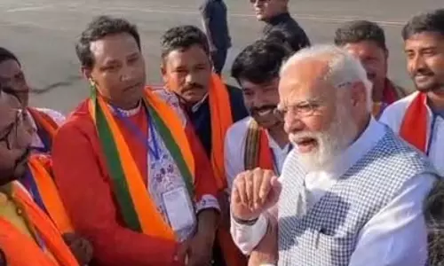 रैली के बाद पीएम मोदी ने भाजपा कार्यकर्ताओं से जाना चुनावी मिजाज, एयरपोर्ट पर भी दिखे एक्टिव