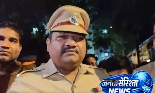 मुंबई के मालाड पूर्व में दो गुटों के बीच हिंसक झड़प, पुलिस ने किया हल्का बल प्रयोग