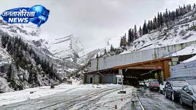 Manali : कुल्लू में टूरिस्ट गाड़ी खाई में गिरी, चार की मौत, 14 घायल Manali : कुल्लू में टूरिस्ट गाड़ी खाई में गिरी, चार की मौत, 14 घायल