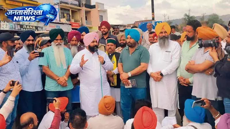 हिमाचल में टैक्स वृद्धि पर Punjab ड्राइवरों का हाईवे जाम हिमाचल में टैक्स वृद्धि पर Punjab ड्राइवरों का हाईवे जाम
