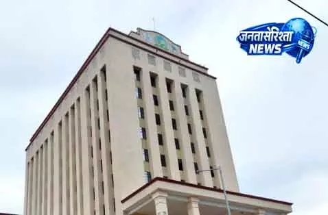 Bhubaneswar आवारा जानवरों और पक्षियों के लिए बीएमसी ने पानी के बर्तन लगाए Bhubaneswar आवारा जानवरों और पक्षियों के लिए बीएमसी ने पानी के बर्तन लगाए