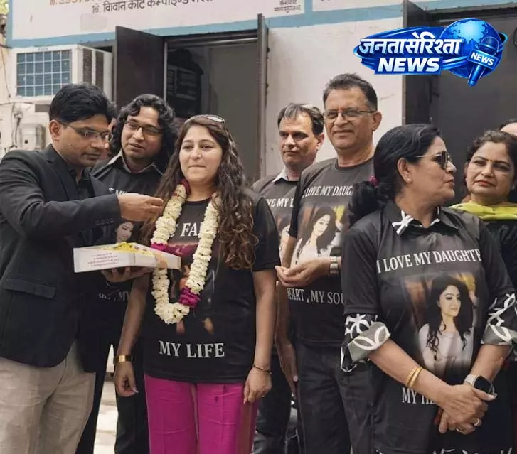 Divorce Celebrate Video : जैसी विदाई वैसी वापसी भी, तलाक के बाद महिला का मायके में भव्य स्वागत Divorce Celebrate Video : जैसी विदाई वैसी वापसी भी, तलाक के बाद महिला का मायके में भव्य स्वागत