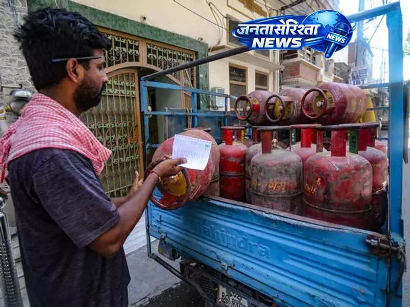 Mandi Sarkaghat में जनता को सुविधाजनक होम डिलीवरी का संदेश Mandi Sarkaghat में जनता को सुविधाजनक होम डिलीवरी का संदेश