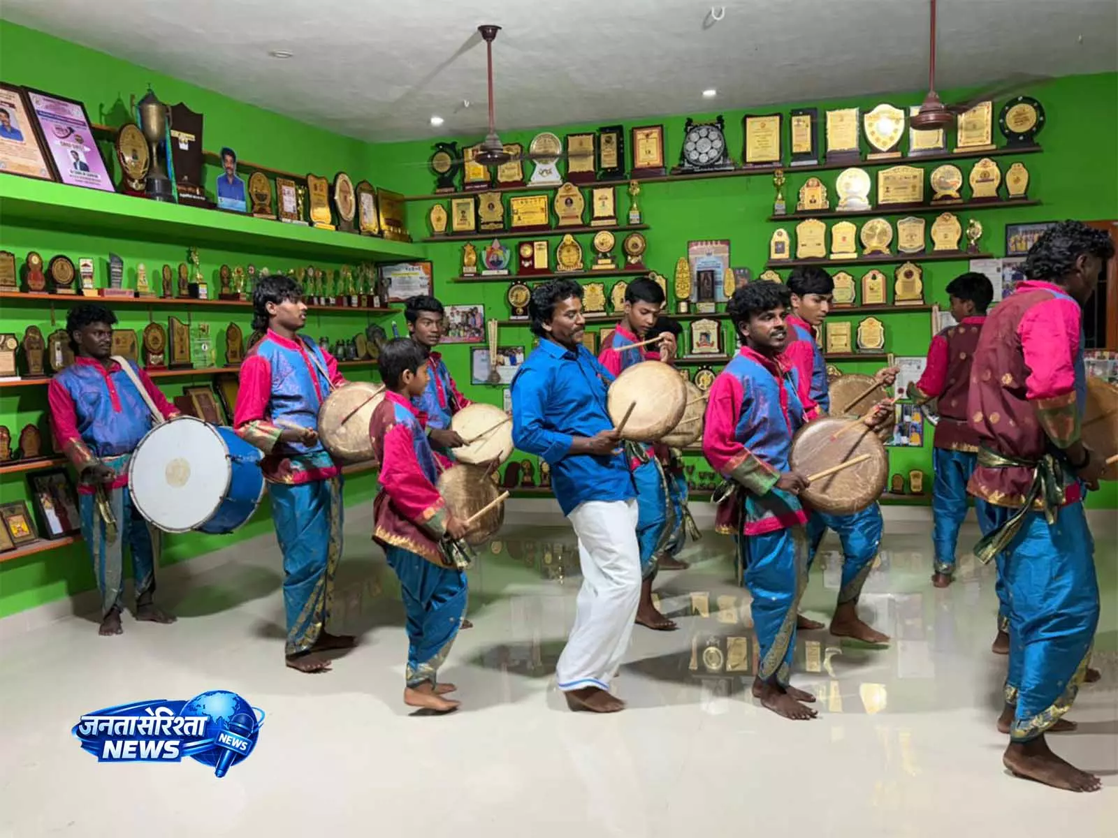 परंपरा की थाप: Folk Arts तमिलनाडु विधानसभा चुनाव प्रचार में भर रहीं हैं नई ऊर्जा परंपरा की थाप: Folk Arts तमिलनाडु विधानसभा चुनाव प्रचार में भर रहीं हैं नई ऊर्जा