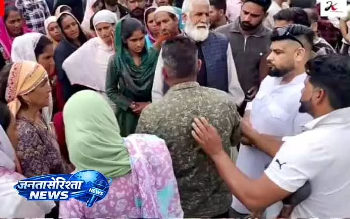 Jammu: विरोध प्रदर्शन के चलते सड़क जाम, जनता ने जताई नाराजगी Jammu: विरोध प्रदर्शन के चलते सड़क जाम, जनता ने जताई नाराजगी