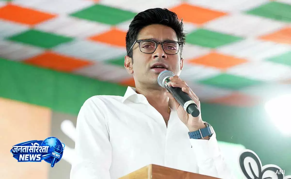 पश्चिम बंगाल चुनावों से पहले पूर्वी बर्दवान में TMC ने अपना प्रचार तेज़ किया पश्चिम बंगाल चुनावों से पहले पूर्वी बर्दवान में TMC ने अपना प्रचार तेज़ किया