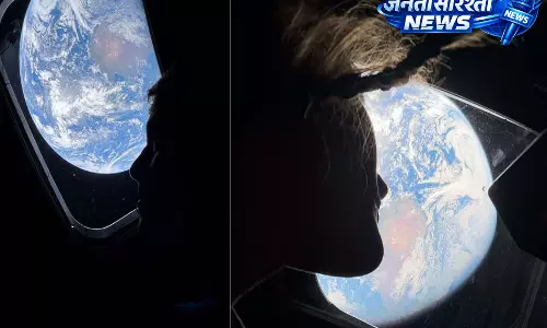 iPhone 17 Pro Max ने मील का पत्थर बनाया: NASA ने आर्टेमिस II मून मिशन में फोन से ली गई डीप-स्पेस तस्वीरें iPhone 17 Pro Max ने मील का पत्थर बनाया: NASA ने आर्टेमिस II मून मिशन में फोन से ली गई डीप-स्पेस तस्वीरें
