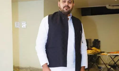 हैदराबाद के चारमीनार में अतिक्रमण हटाने पर भारी बवाल, एआईएमआईएम एमएलसी पर केस दर्ज हैदराबाद के चारमीनार में अतिक्रमण हटाने पर भारी बवाल, एआईएमआईएम एमएलसी पर केस दर्ज