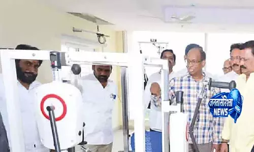 Andhra: एज केयर फाउंडेशन को एडवांस्ड मेडिकल इक्विपमेंट गिफ्ट किए गए