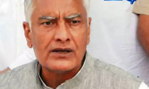 किसान परेशान, CM रैलियों में व्यस्त: Sunil Jakhar किसान परेशान, CM रैलियों में व्यस्त: Sunil Jakhar