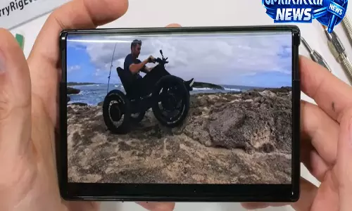 LG Rollable: टियरडाउन में स्लाइडिंग डिस्प्ले, मोटर्स, ब्रिसल्स और उन्नत इंजीनियरिंग की झलक