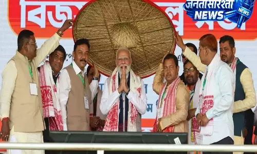 Assam Rally में पीएम मोदी ने कांग्रेस पर जमकर निशाना साधा Assam Rally में पीएम मोदी ने कांग्रेस पर जमकर निशाना साधा