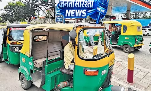 बेंगलुरु में ऑटो LPG की कमी से ड्राइवरों की मुश्किलें बढ़ीं, इंडियन ऑयल ने सप्लाई बढ़ाई बेंगलुरु में ऑटो LPG की कमी से ड्राइवरों की मुश्किलें बढ़ीं, इंडियन ऑयल ने सप्लाई बढ़ाई