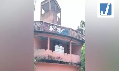 आपसी विवाद में युवक ने सगे भाई को कुल्हाड़ी से काट डाला आपसी विवाद में युवक ने सगे भाई को कुल्हाड़ी से काट डाला