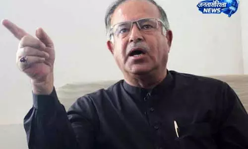कांग्रेस प्रमुख ने केंद्र पर Jammu -Kashmir के लोगों से भेदभाव करने का आरोप लगाया कांग्रेस प्रमुख ने केंद्र पर Jammu -Kashmir के लोगों से भेदभाव करने का आरोप लगाया
