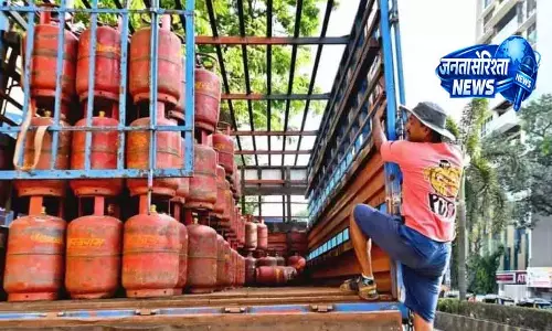 LPG की कमी से खाने-पीने की चीज़ों की कीमतों में तेज़ बढ़ोतरी