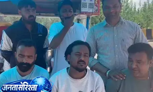 अमरूद तोड़ने पर रिटायर्ड फौजी ने मासूम बच्ची को बनाया बंधक अमरूद तोड़ने पर रिटायर्ड फौजी ने मासूम बच्ची को बनाया बंधक