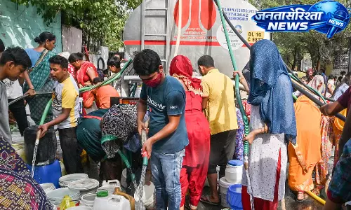 Nashik : म्युनिसिपल पाइपलाइन मरम्मत के कारण 48 घंटे पानी की भारी किल्लत Nashik : म्युनिसिपल पाइपलाइन मरम्मत के कारण 48 घंटे पानी की भारी किल्लत