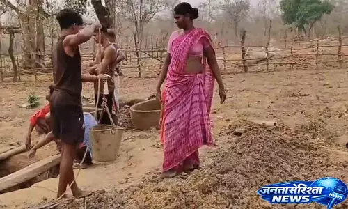 मंत्री सीतक्का Mulugu निर्वाचन क्षेत्र में पीने के पानी की समस्या मंत्री सीतक्का Mulugu निर्वाचन क्षेत्र में पीने के पानी की समस्या