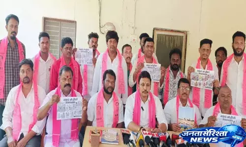 पूर्व MLA भगत कुमार ने भ्रष्टाचार के लिए तेलंगाना कांग्रेस की आलोचना की पूर्व MLA भगत कुमार ने भ्रष्टाचार के लिए तेलंगाना कांग्रेस की आलोचना की