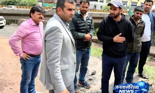 DC Ramban ने सड़क बहाली कार्यों की समीक्षा की