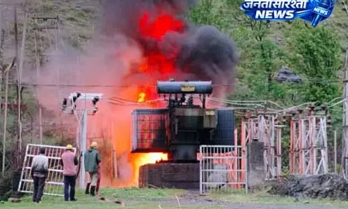 POONCH: स्थानीय प्रशासन ने नुकसान का आकलन शुरू किया POONCH: स्थानीय प्रशासन ने नुकसान का आकलन शुरू किया