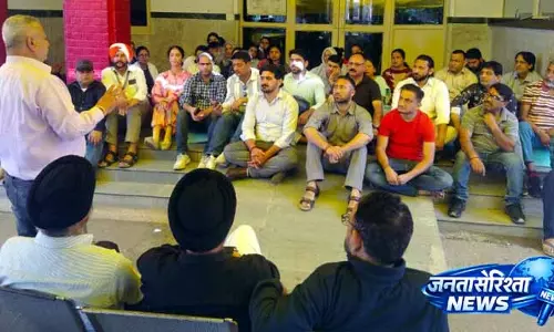 JAMMU: हेल्थ वर्कर्स की हड़ताल लगातार 5वें दिन भी जारी JAMMU: हेल्थ वर्कर्स की हड़ताल लगातार 5वें दिन भी जारी