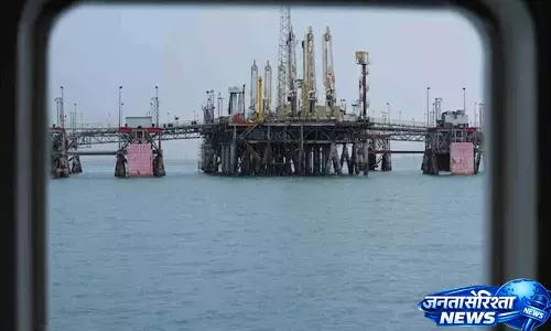 ईरान ने Strait of Hormuz से ट्रांज़िट की इजाज़त दी, इराक तेल बेचने को तैयार ईरान ने Strait of Hormuz से ट्रांज़िट की इजाज़त दी, इराक तेल बेचने को तैयार