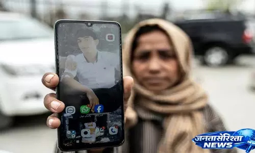 Afghanistan में पाकिस्तानी हमले में सैकड़ों लोगों की मौत, गुस्सा भड़का Afghanistan में पाकिस्तानी हमले में सैकड़ों लोगों की मौत, गुस्सा भड़का