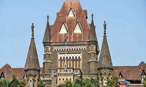 बॉम्बे हाई कोर्ट ने फैशन डिजाइनर रियाज़ गांजी के खिलाफ NBW किया जारी बॉम्बे हाई कोर्ट ने फैशन डिजाइनर रियाज़ गांजी के खिलाफ NBW किया जारी