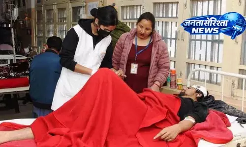 Kullu Accident: 19 लोग गंभीर रूप से घायल, स्थानीय अस्पताल में भर्ती Kullu Accident: 19 लोग गंभीर रूप से घायल, स्थानीय अस्पताल में भर्ती