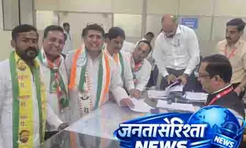 आकाश मोरे ने कांग्रेस, आरएसपी और वीबीए के संयुक्त उम्मीदवार के रूप में नामांकन दाखिल किया आकाश मोरे ने कांग्रेस, आरएसपी और वीबीए के संयुक्त उम्मीदवार के रूप में नामांकन दाखिल किया