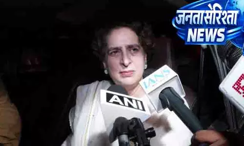 प्रियंका गांधी का केंद्र पर निशाना, बोलीं- ‘लोकतंत्र में संवाद जरूरी, बिना चर्चा फैसले ठीक नहीं’