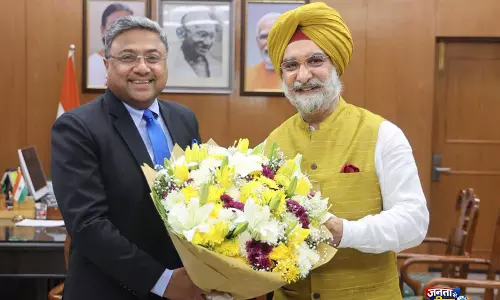 MEA सचिव पश्चिम सिबी जॉर्ज ने लोक निवास में दिल्ली के उपराज्यपाल से की मुलाक़ात