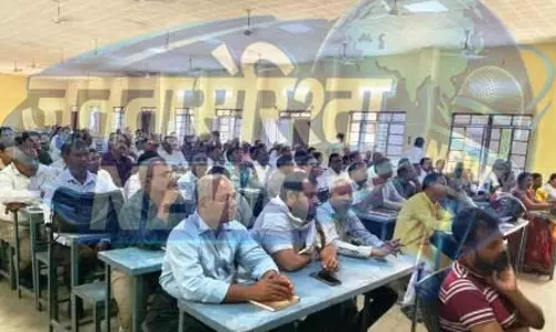 हायर सेकेण्डरी हिन्दी पुनः परीक्षा हेतु केंद्राध्यक्षों को दिया गया प्रशिक्षण