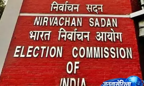 नामांकन के दौरान पक्षपातपूर्ण भूमिका निभाने के आरोप में नैहाटी थाना प्रभारी सस्पेंड नामांकन के दौरान पक्षपातपूर्ण भूमिका निभाने के आरोप में नैहाटी थाना प्रभारी सस्पेंड