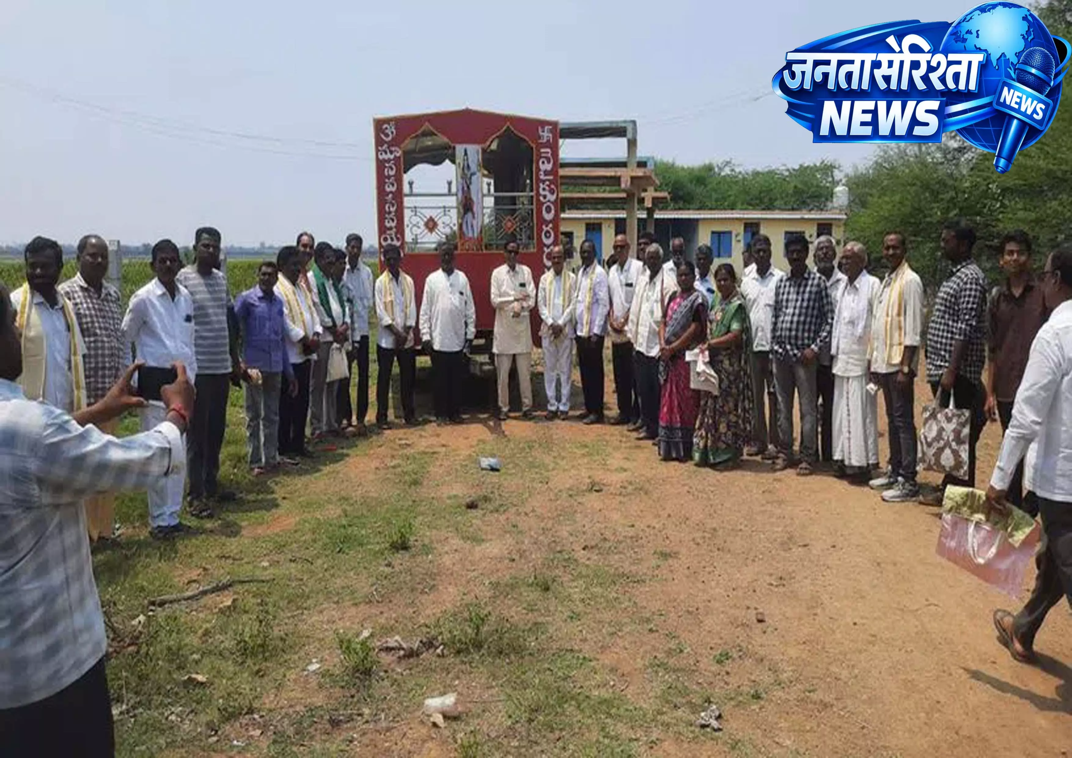 परोपकारी लोगों ने पेड्डापल्ली के कोलनूर गांव को अंतिम संस्कार के लिए वाहन दान किया परोपकारी लोगों ने पेड्डापल्ली के कोलनूर गांव को अंतिम संस्कार के लिए वाहन दान किया