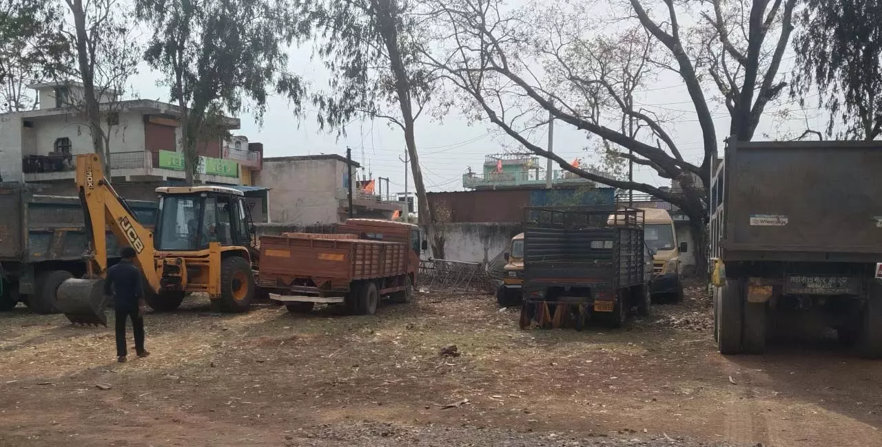 अवैध खनन, जेसीबी सहित 5 वाहन जब्त अवैध खनन, जेसीबी सहित 5 वाहन जब्त