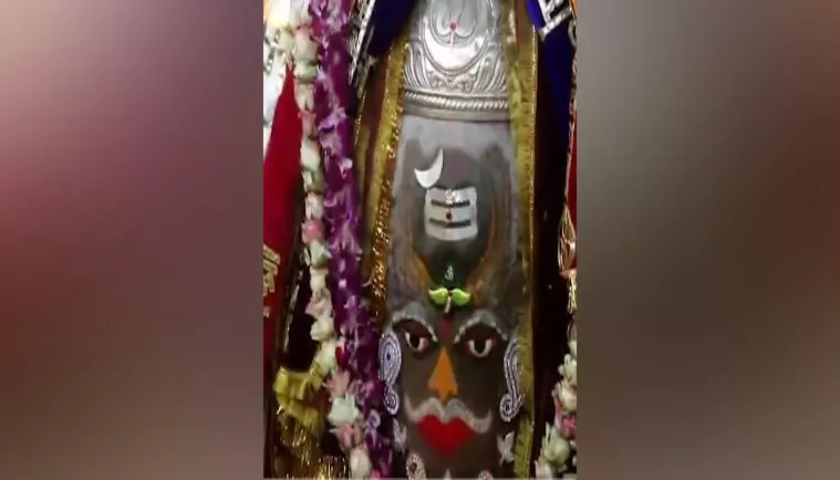 जय श्री महाकाल के जयघोष से गूंजी उज्जैन नगरी, बाबा का अद्भुत शृंगार जय श्री महाकाल के जयघोष से गूंजी उज्जैन नगरी, बाबा का अद्भुत शृंगार
