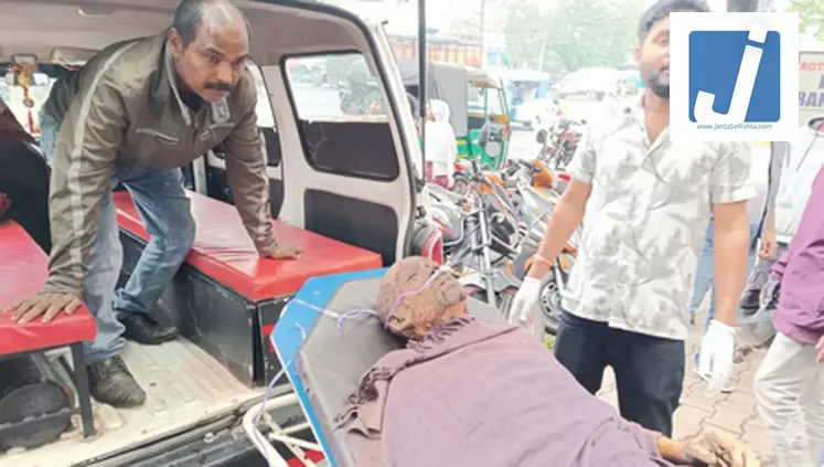 प्लांट में फर्नेस ब्लास्ट से 9 मजदूर झुलसे, 7 की हालत बेहद नाजुक प्लांट में फर्नेस ब्लास्ट से 9 मजदूर झुलसे, 7 की हालत बेहद नाजुक