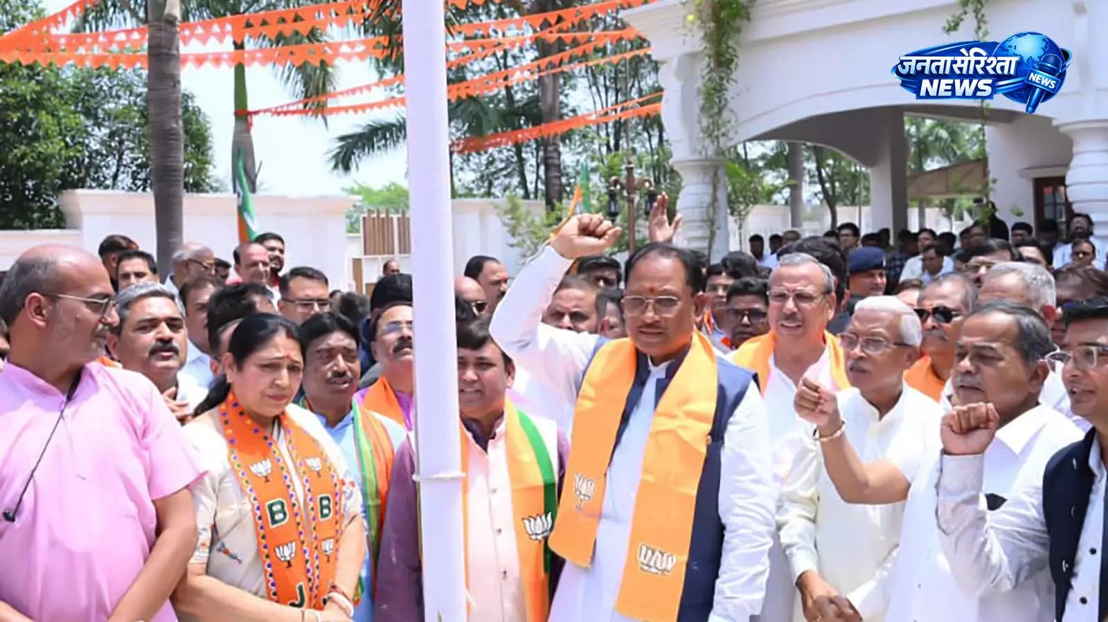 CM विष्णुदेव साय ने भाजपा का स्थापना दिवस मनाया CM विष्णुदेव साय ने भाजपा का स्थापना दिवस मनाया