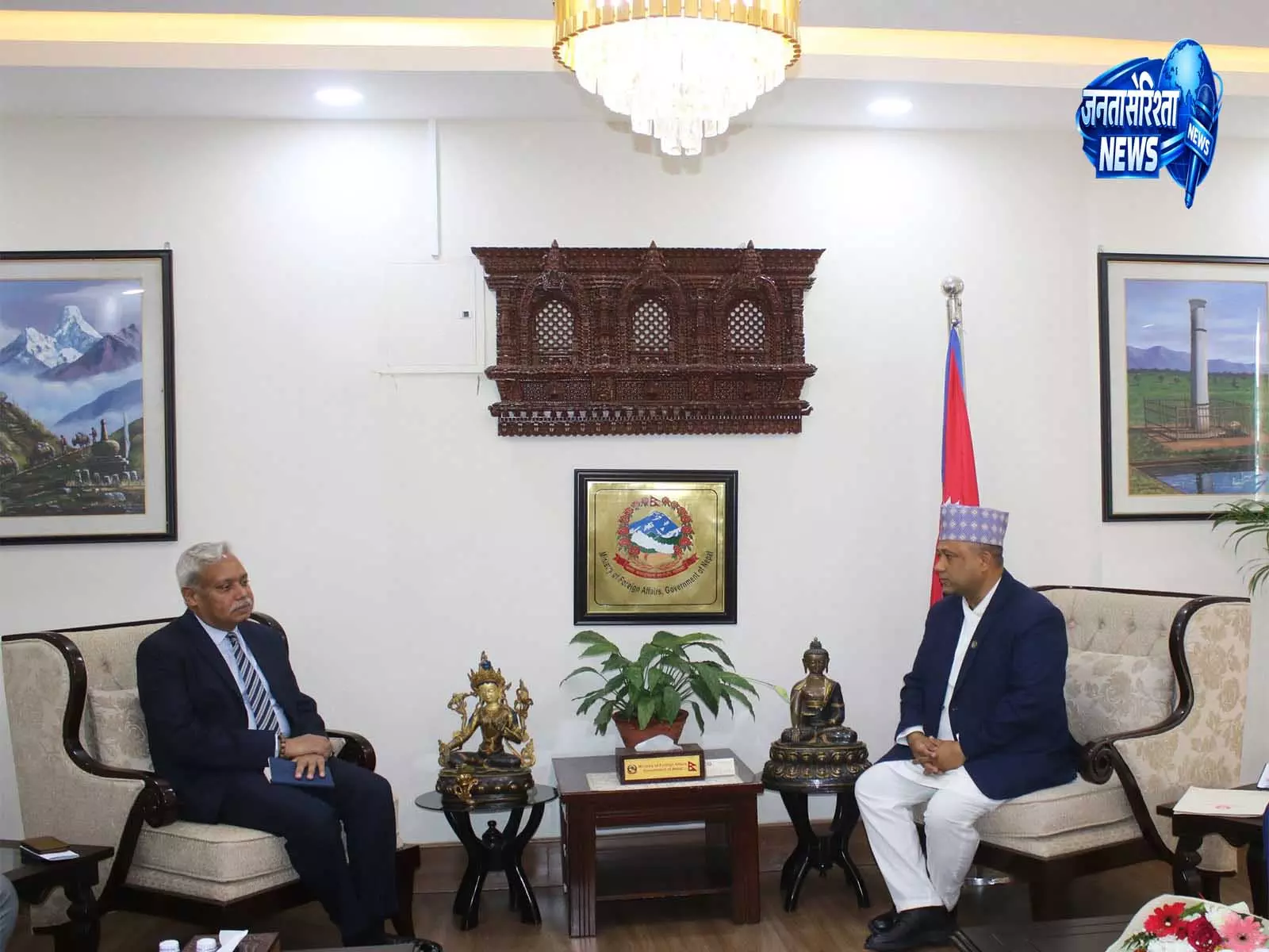 Nepal में भारतीय राजदूत ने की नव-नियुक्त नेपाली विदेश मंत्री से शिष्टाचार भेंट Nepal में भारतीय राजदूत ने की नव-नियुक्त नेपाली विदेश मंत्री से शिष्टाचार भेंट