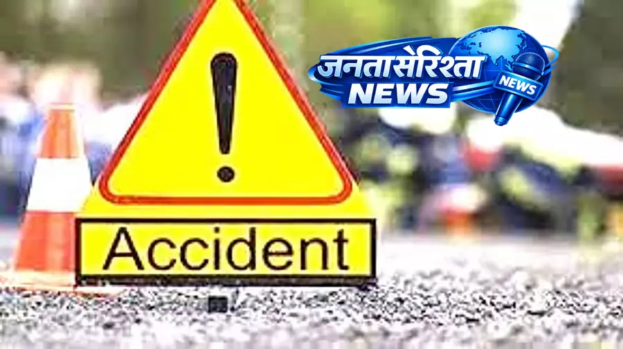 Bus स्टील बैरियर से टकराई: चार यात्री घायल Bus स्टील बैरियर से टकराई: चार यात्री घायल