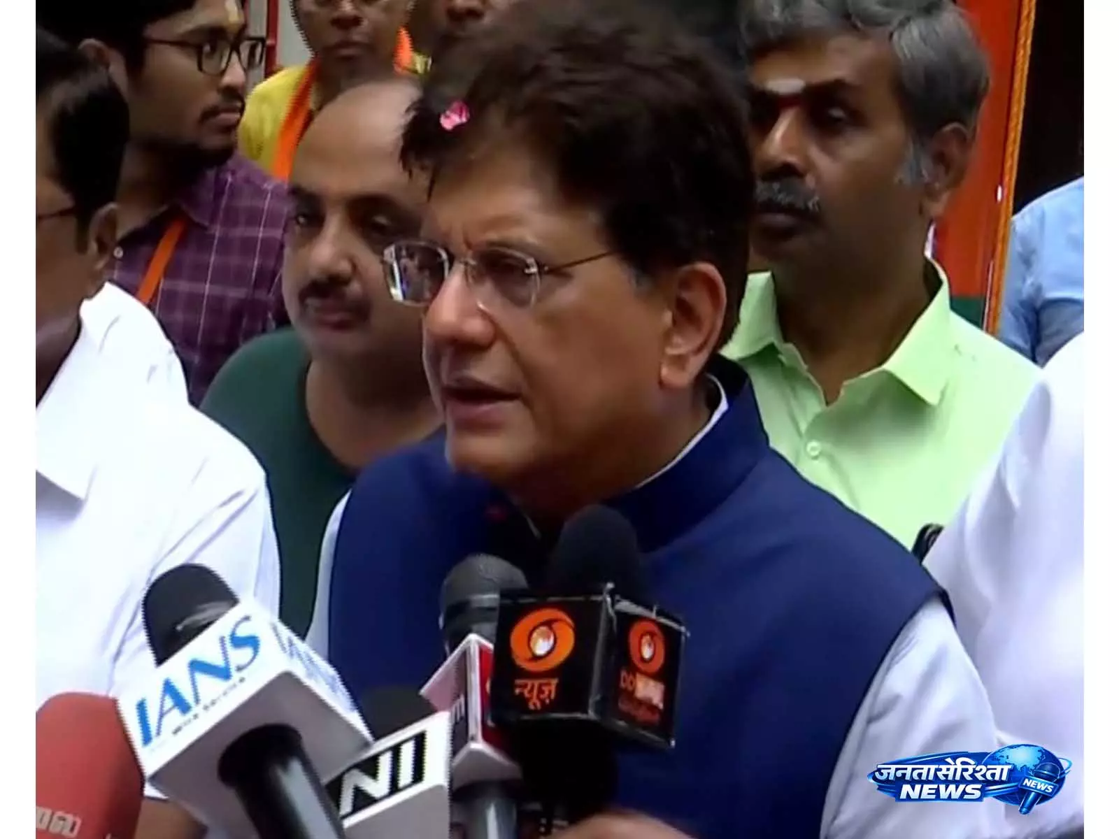 पीयूष गोयल ने स्थापना दिवस पर BJP कार्यकर्ताओं को बधाई दी, चेन्नई में पार्टी का झंडा फहराया पीयूष गोयल ने स्थापना दिवस पर BJP कार्यकर्ताओं को बधाई दी, चेन्नई में पार्टी का झंडा फहराया
