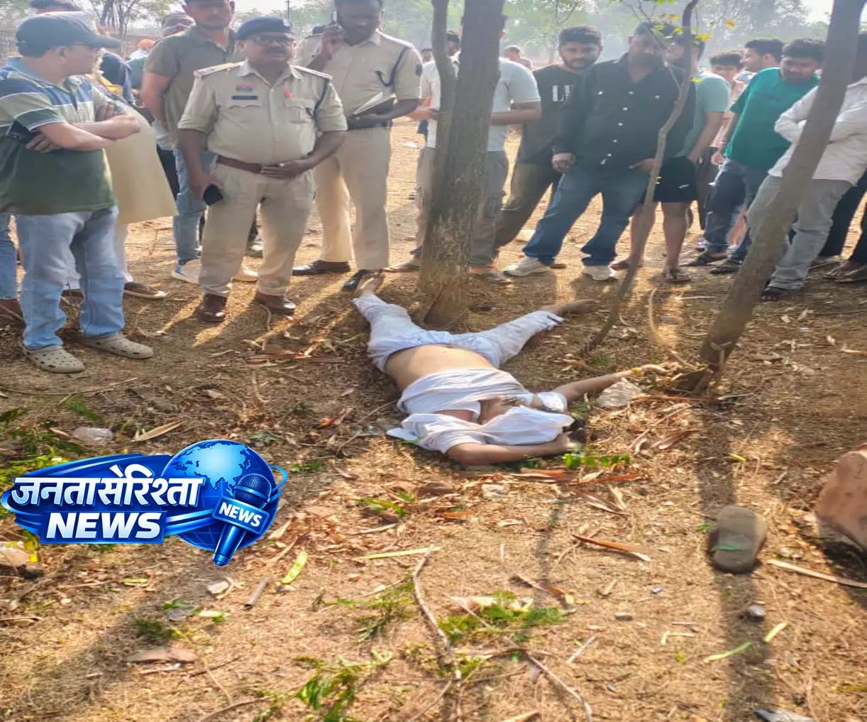 CG: युवक ने टावर से कूदकर की खुदकुशी, जांच में जुटी पुलिस CG: युवक ने टावर से कूदकर की खुदकुशी, जांच में जुटी पुलिस